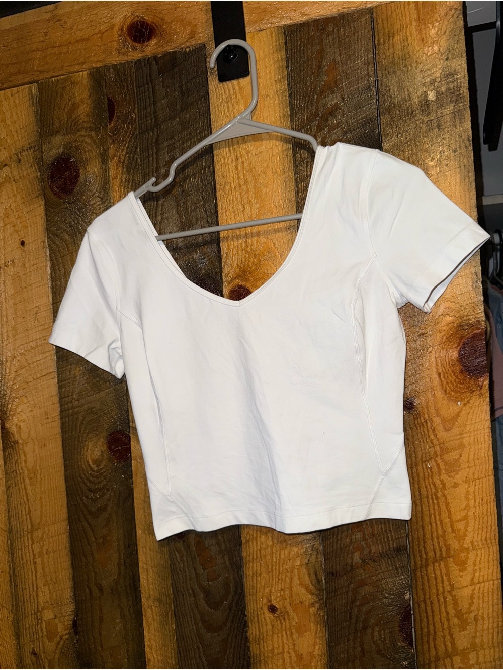 Women's White Scoop Neck Short Sleeve Top